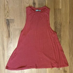 Flared, ribbed tank